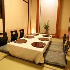 結納や顔合わせ、家族の祝い事など幅広く利用できる和の個室