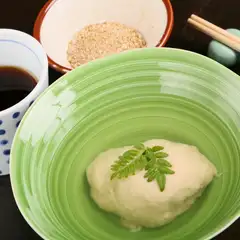 地元・日高の食材を使用し、素材のよさを活かして美味しい料理に