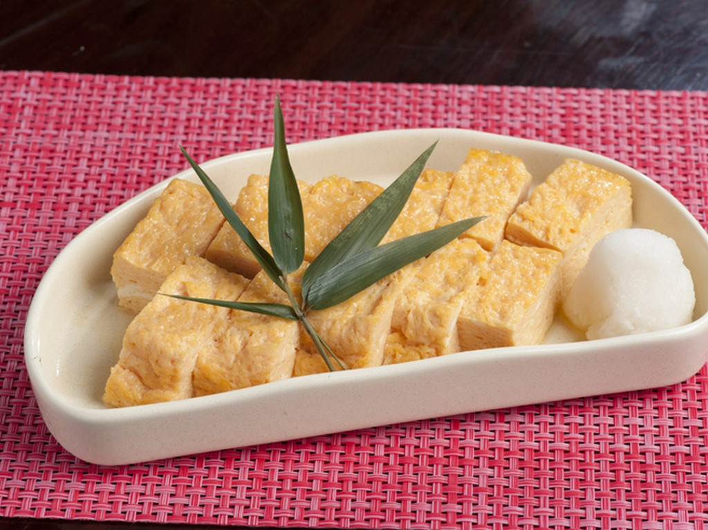 一番出汁のほんのりとした甘みと、玉子のふんわりした食感が口の中いっぱいに広がる『玉子焼き』