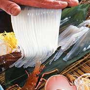 前日20時迄要予約
２名様～
税込価格

※漁の状況により内容を変更する場合がございます。

※活イカが不漁かつ高騰が続いている為、入荷しないことが多々ございます。
御了承願います