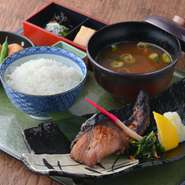 お蕎麦のセット「お椀無し」1500円
