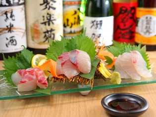 獲れたて新鮮な海の幸を贅沢に使用した『本日の鮮魚3品盛り』