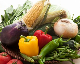 産地直送の鮮魚と野菜。素材そのものが持つ旨みを感じて