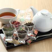 お茶４種より（日本茶・紅茶・ハーブティー・中国茶）各１種