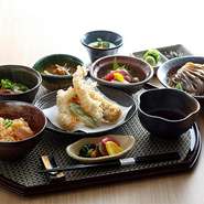 メインが天ざるそばの御膳