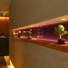 落ち着いた空間の中、料理とワインで上質な大人の時間を