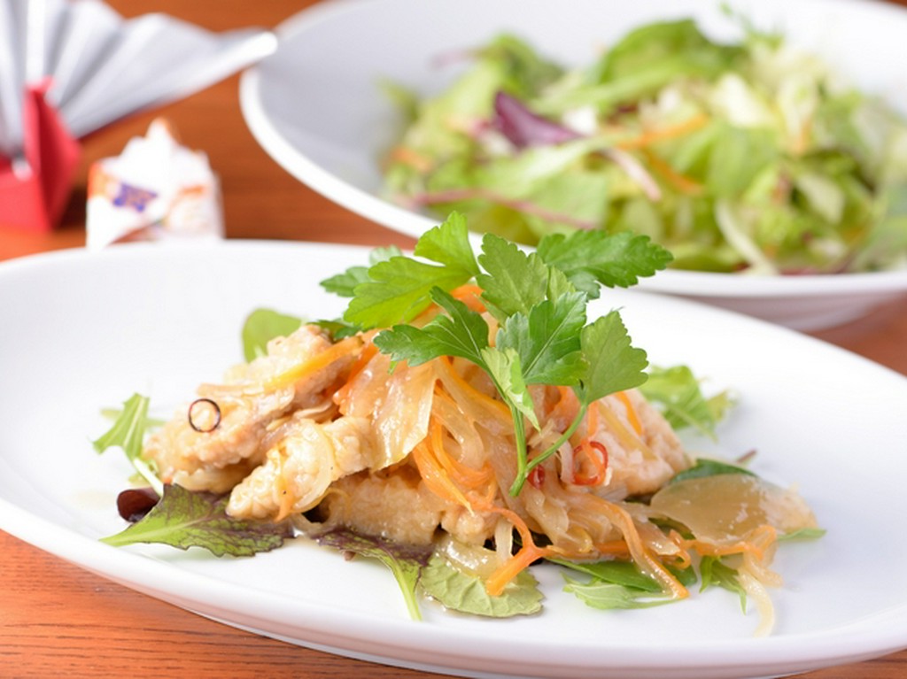 その時期に合わせた野菜や魚料理がお腹いっぱいに食べられる