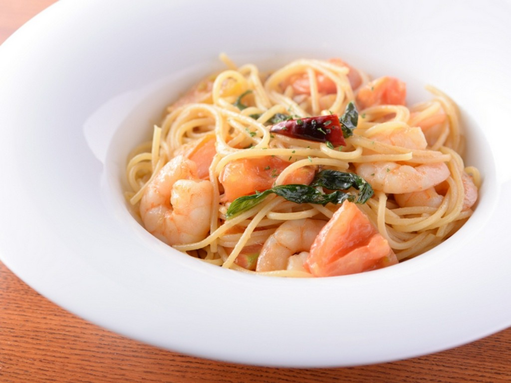 エビとトマトのアンチョビパスタ