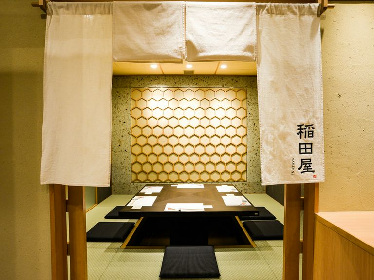 大小様々な個室が揃った、使い勝手のよいおしゃれな呑み処