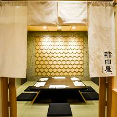 大小様々な個室が揃った、使い勝手のよいおしゃれな呑み処