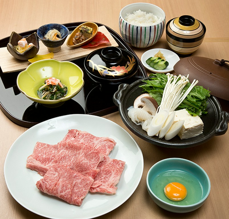 特撰和牛使用の《昼会席膳》『鳥取和牛すき焼き会席膳』 …個室予約対応