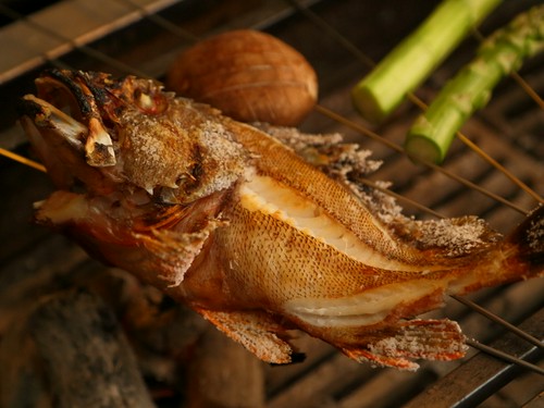 焼きで味わう「ガシラ」、いい食材はシンプルに楽しみたい