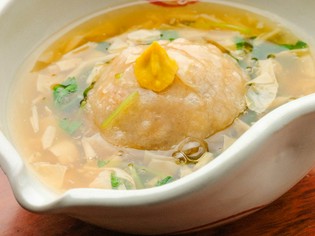 手間暇かけて丹念に練り込みモチっとした食感『蓮根まんじゅう』