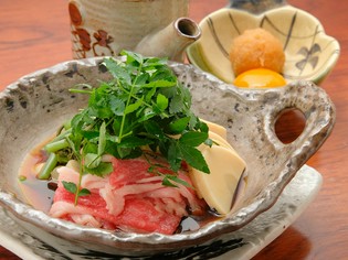 厳選仕入れした筍と香りがよくて柔らかい山木の芽 