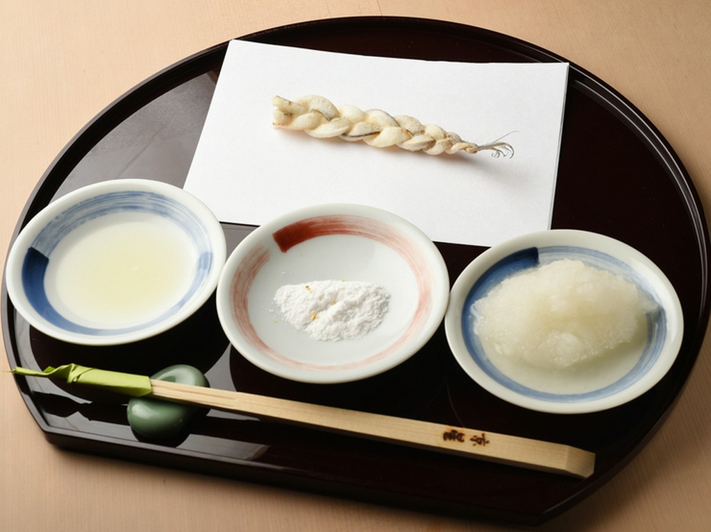 天つゆはあえてなし。甘みのある自家製塩などを用意