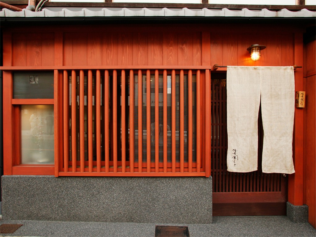 コアな酒党も満足の品揃え。半合からいただけるのも魅力