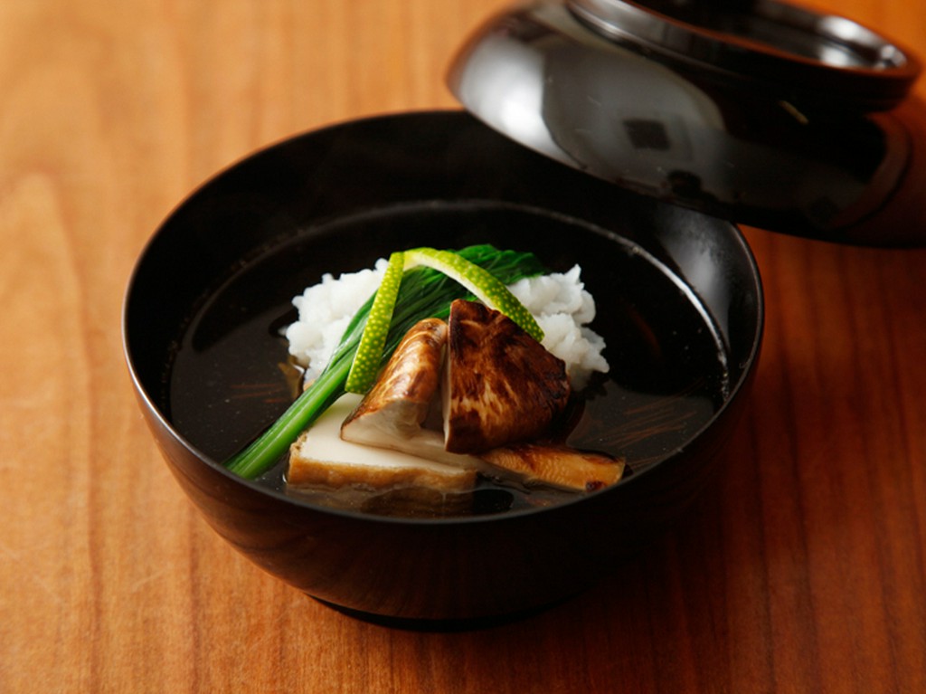 奥行きのある出汁のおいしさをじっくり堪能したい『鱧と松茸の煮物碗』