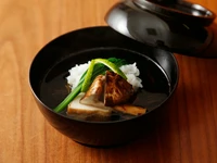 奥行きのある出汁のおいしさをじっくり堪能したい『鱧と松茸の煮物碗』