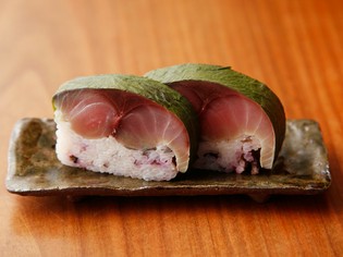 酢茎（すぐき）やしば漬けなど京都の漬物を使った『鯖寿司』