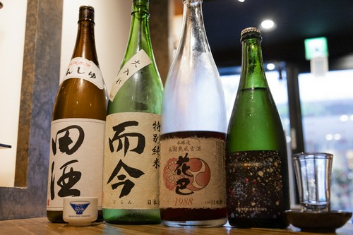 【全国日本酒行脚、常時120種類以上】