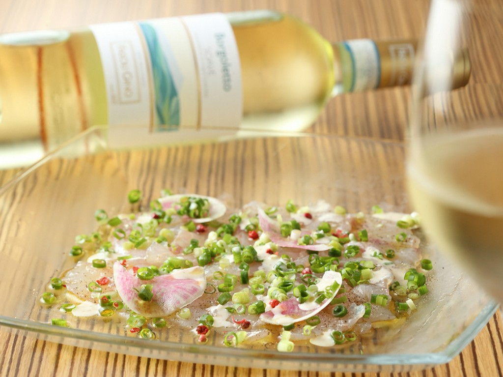 鮮度抜群！　旬魚の旨みが際立つ『本日のカルパッチョ』