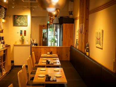 仕事仲間との食事や、個室での接待もオススメ