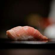 ご家族で気軽に訪れることができる「土曜、日曜、祝日の、夜のファミリーDAY」。おつまみは300円から楽しめ、お子様ランチなんと半額です。揚げたて天婦羅付がついた生ビールなども用意されていて嬉しい限り。