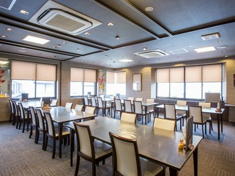 少人数から最大56名までの宴会が可能。落ち着いた雰囲気の個室