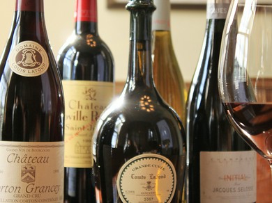 ワインは旬のものを入れ変えながら常時200種類ほど！