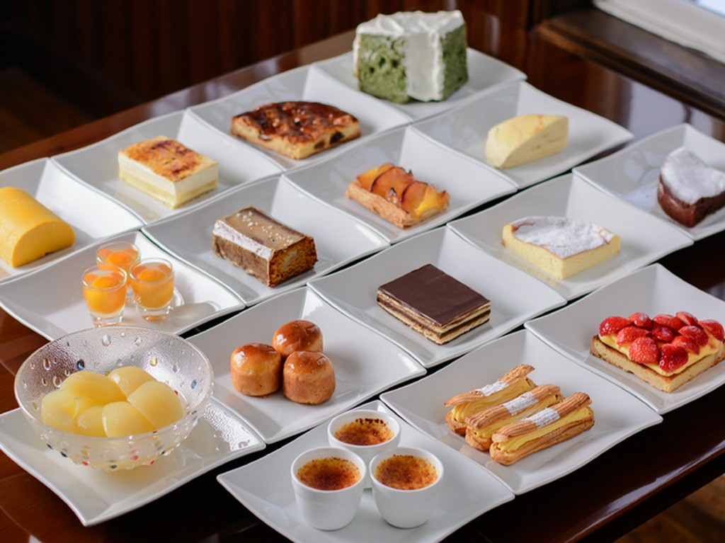 選ぶのに迷うほど充実した『マダムの手作りデザートがびっしり！ワゴンサービスのデザート』