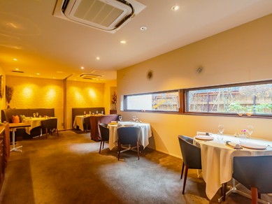 住宅地の中に静かに佇む、一軒家フレンチレストラン