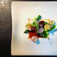 北海道、フランスの食材を活かした「シェフのおまかせコース」。2日前までのご予約をお願い致します。
※スペシャリテ「フォアグラ料理」はこちらのコースのみの提供となります。