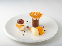 豊かな栗の風味と柿の甘さが広がる『デザート　柿と栗』