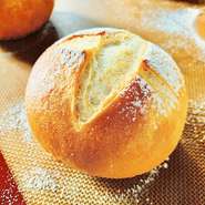 北海道産の小麦をブレンドした自家製パンは絶品！！