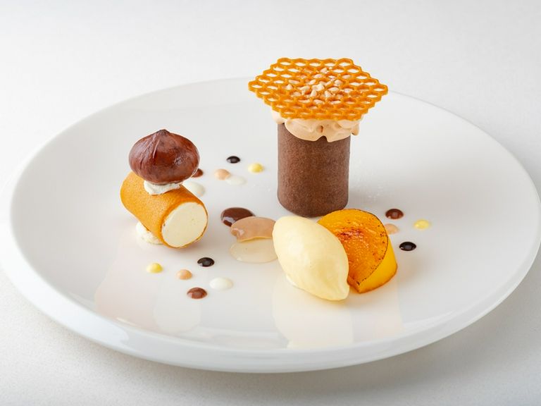 かな栗の風味と柿の甘さが広がる『デザート　柿と栗』