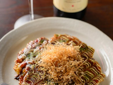 お好み焼きを食べるために作られたユニークなワインがあります