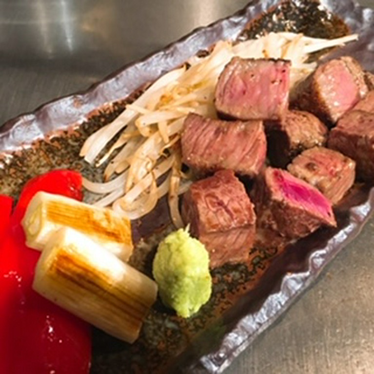 とにかく柔らかい肉質が自慢です『八雲牛ヒレステーキ』（焼き野菜付き）100g