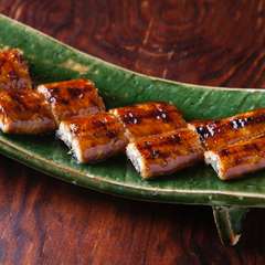 ふんわりとした食感を楽しめる『活うなぎの蒲焼き』