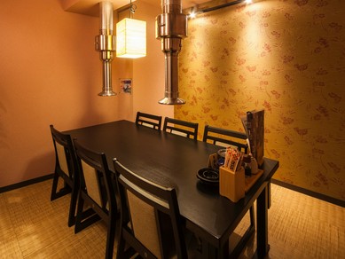 1階のVIP席では、ゲストを招いた接待にも理想的