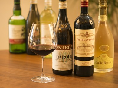 イタリア料理に合うワインは1杯からオーダーできるものも