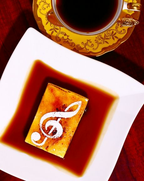 クレマカタラーナ　カルーアリキュールとエスプレッソのソースで