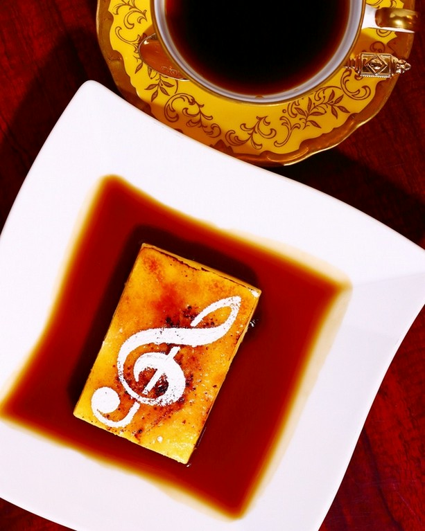 クレマカタラーナ　カルーアリキュールとエスプレッソのソースで