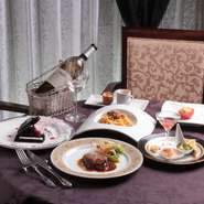 前菜盛り合わせからデザートまでご満足いただけます。