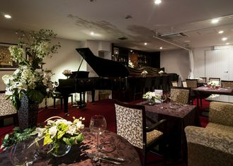 Piano Dining Gardenia
