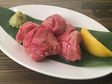 格別の美味しさの希少部位『極厚芯たん』