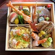 月替わりの季節弁当はじめ、お祝い膳や法要膳など、様々な用途でご利用いただけるよう、お弁当も品揃えております。
内容の変更やご相談も受け付けておりますので、お気軽にお問い合わせください。