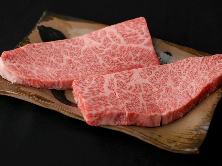 あっさりした脂身が口のなかでひろがる『能登牛ザブトン』