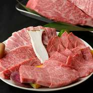 能登牛のザブトン、特上ロース、特上カルビ、上タン、野菜、豚バラ（能登豚の絶品お肉と野菜が付いた魅力たっぷりのセットメニューです。）