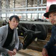 「能登牧場」専務取締役　平林さんとのツーショット
素材の品質にこだわり、能登牛のことなら「匠八」に聞いてください。