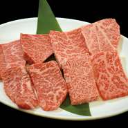 クリミ、カメノコ、などその日の厳選した赤身肉を使用
ヘルシーで柔らかいです。